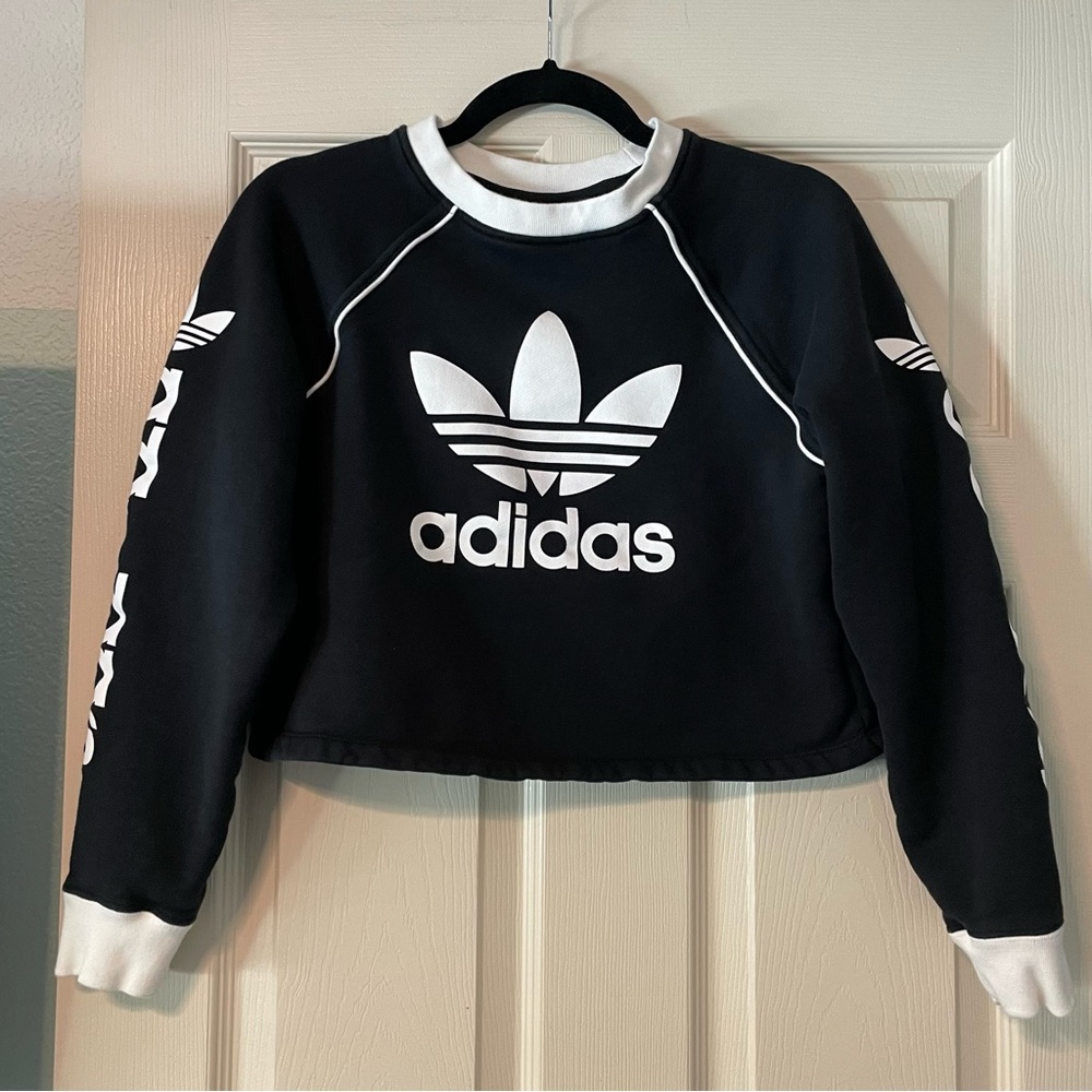 adidas Women's Classic Black and White Graphic Print Crop Crewneck Sweatshirt